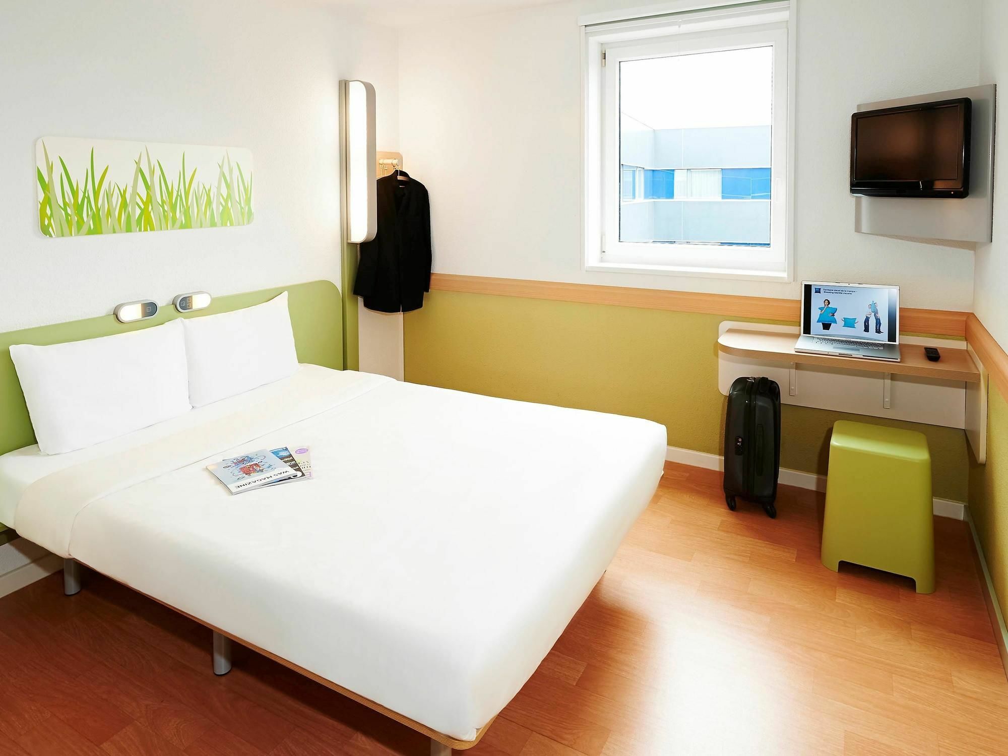 Ibis Budget Caen Centre Gare Εξωτερικό φωτογραφία